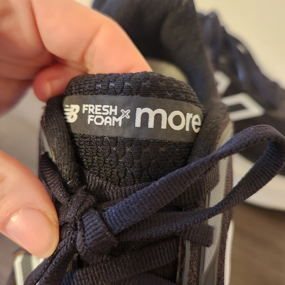 Womens New Balance More V6 Running Shoe Size 9.5 Extra Wide - Picture 3 of 6